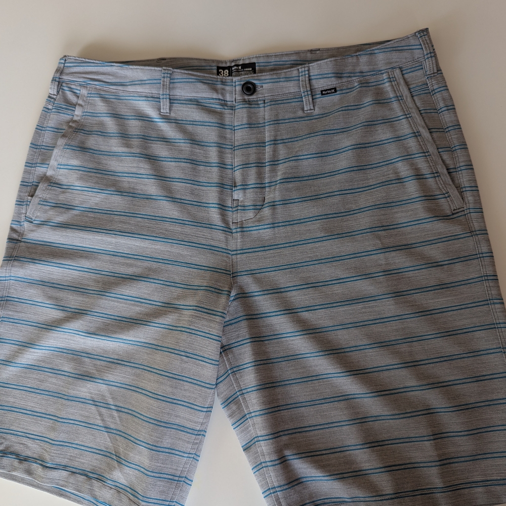 Hurley Light Gray Shorts with Blue Stripes Size 38